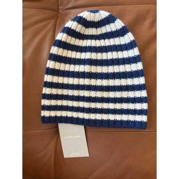 NWT EVERLANE Navy Blue Cream Striped Recycled Cashmere Ribbed Knit Beanie - Picture 1 of 4